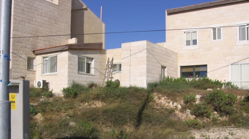 16_Frankl_new_house.jpg